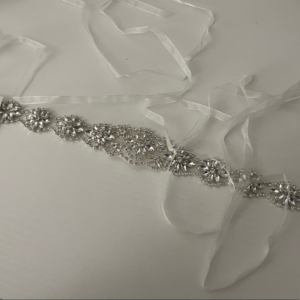 👰🏻‍♀️Latest Tulle Wedding Sash With Rhinestone - Picture 7 of 8